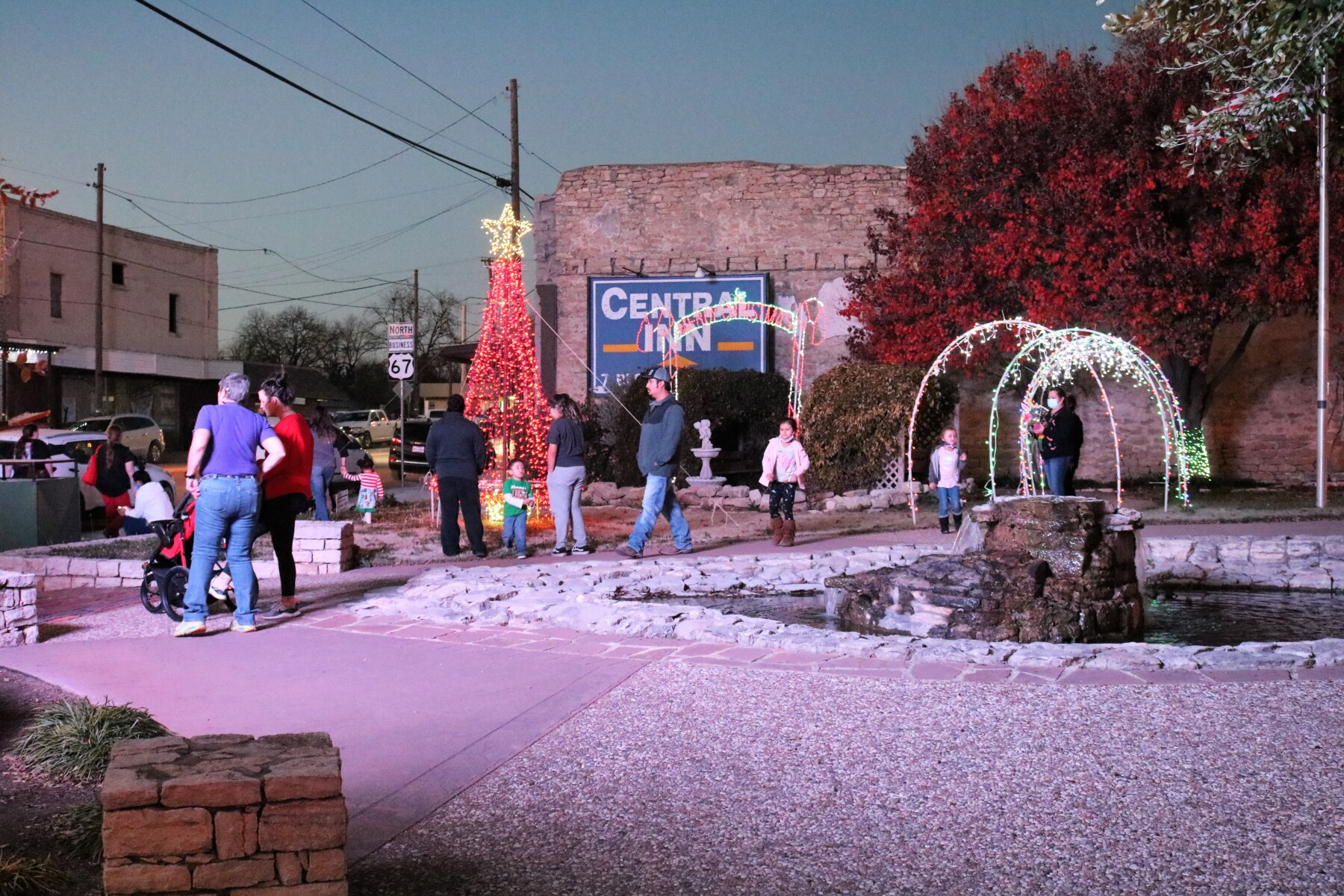 DublinLightedChristmasParade8 The Flash Today Erath County
